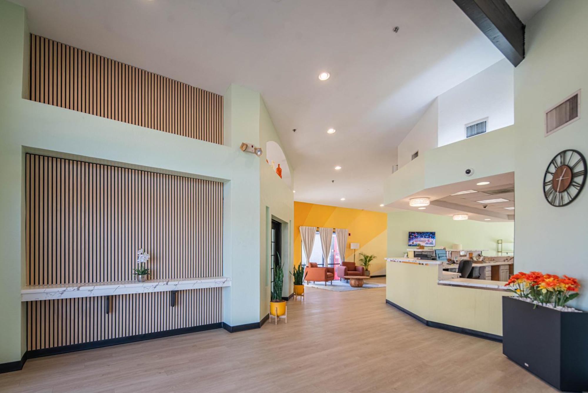 Hotel Rising Phoenix Exterior photo